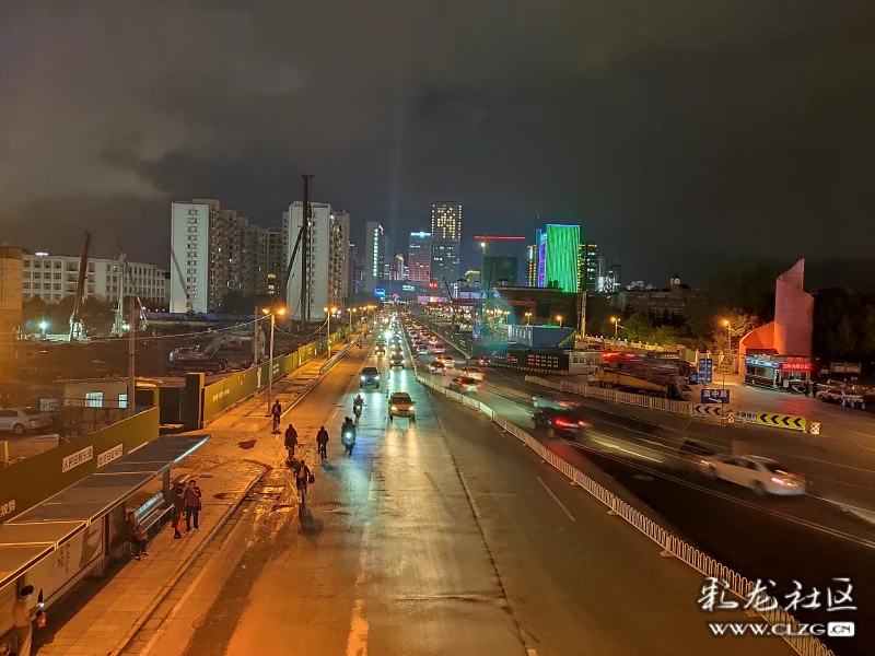 昆明滇池路夜景