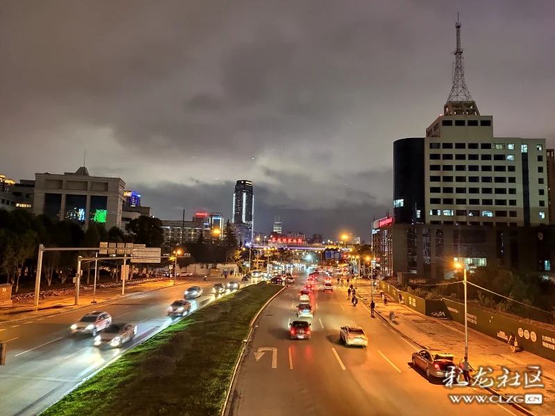 昆明滇池路夜景