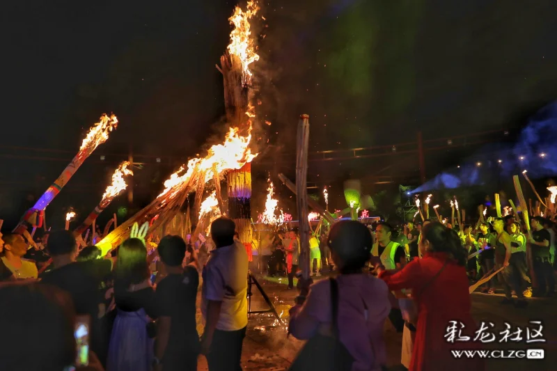 火把节的狂欢民族村激情之夜